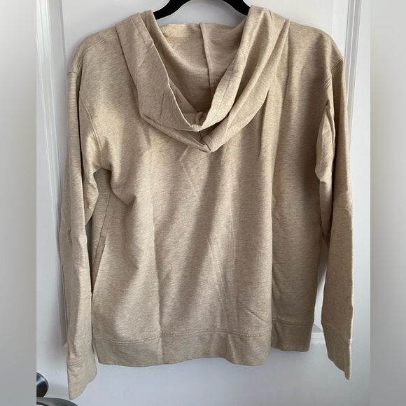 Michael Kors Long Sleeved Sweatshirt. Size Medium. - Picture 3 of 3